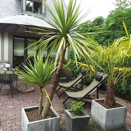 Apres La Pluie .... Holiday home *